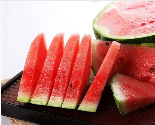 小盆同学吃瓜,揭秘校园里的那些“瓜”