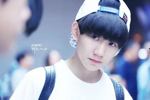 追星吃瓜王源曹颖,娱乐圈的追星与吃瓜风云