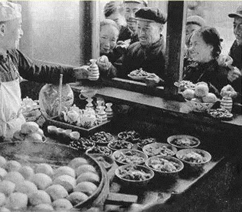 年代文吃瓜签到,揭秘民国时期的娱乐生活