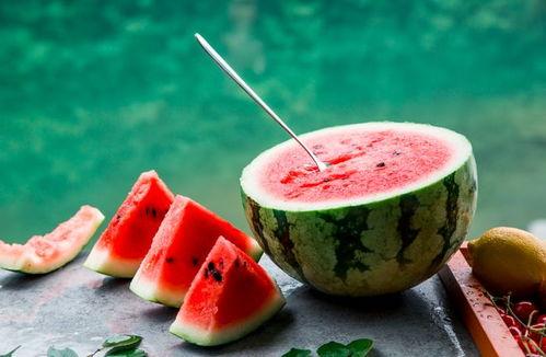 有关吃瓜的诗词,古风中的吃瓜艺术