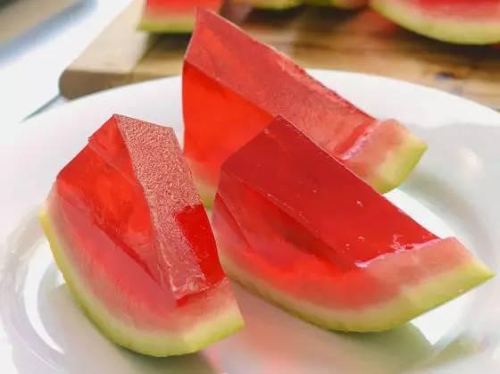 酒风吃瓜,揭秘酒桌文化中的趣味与争议