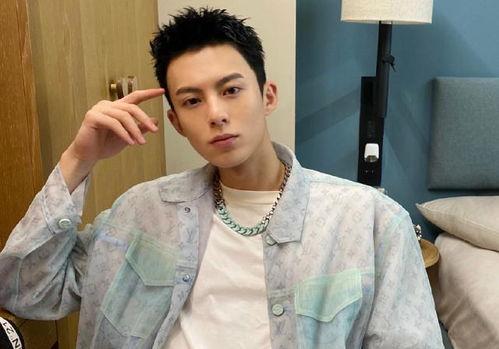 王鹤棣吃瓜姐妹,揭秘娱乐圈幕后故事