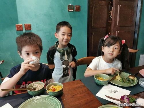 日本的小孩吃瓜