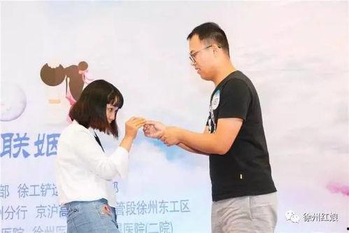 吃瓜男女互动,吃瓜男女演绎现代爱情喜剧