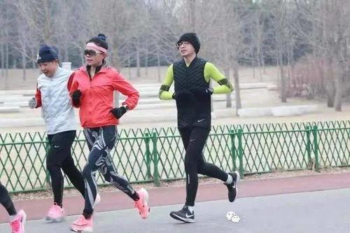 吃瓜群众跑步的视频图片,吃瓜群众镜头下的运动瞬间