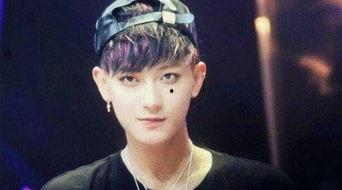 金珉锡吃瓜,瓜田里的甜蜜诱惑