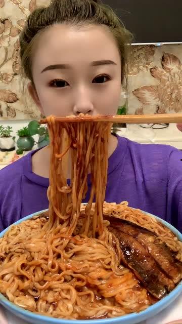 吃货主播吃蛇瓜是谁,吃货主播挑战吃蛇瓜大揭秘